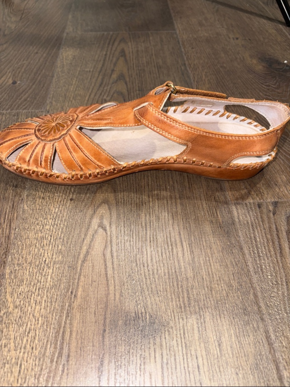 PIKOLINOS Tan Leather Slingback Sandals with Woven Medallion. Size 40 - Picture 7 of 7